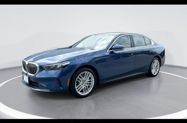 2025 بي إم دبليو 530i xDrive سيدان