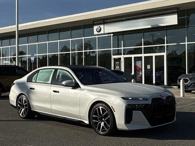 2023 BMW 760i