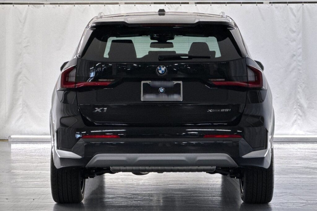 2025 BMW X1 28i