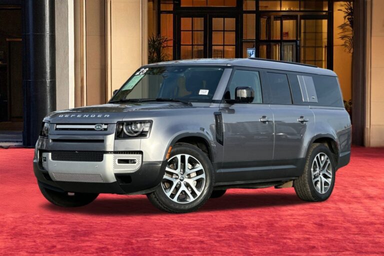 2023 Land Rover Defender 130 SE