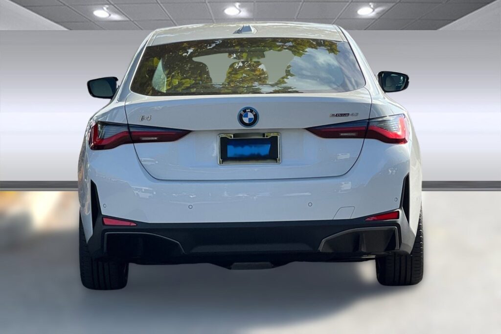 2025 BMW i4 eDrive40