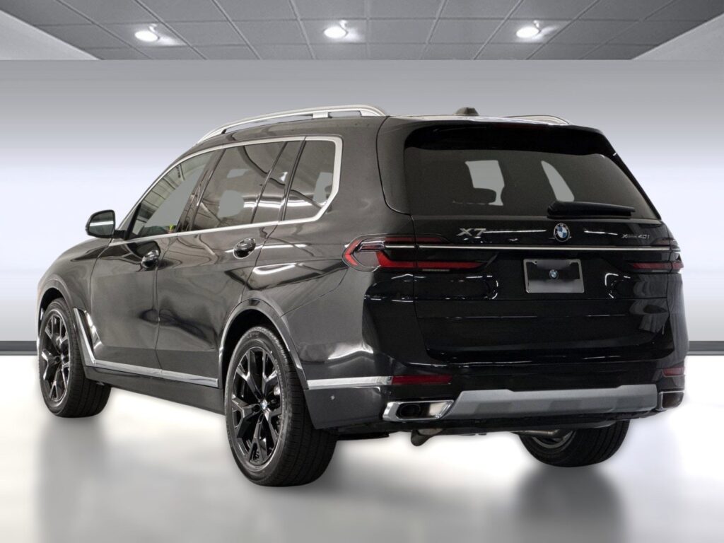 2026 BMW X7 40i
