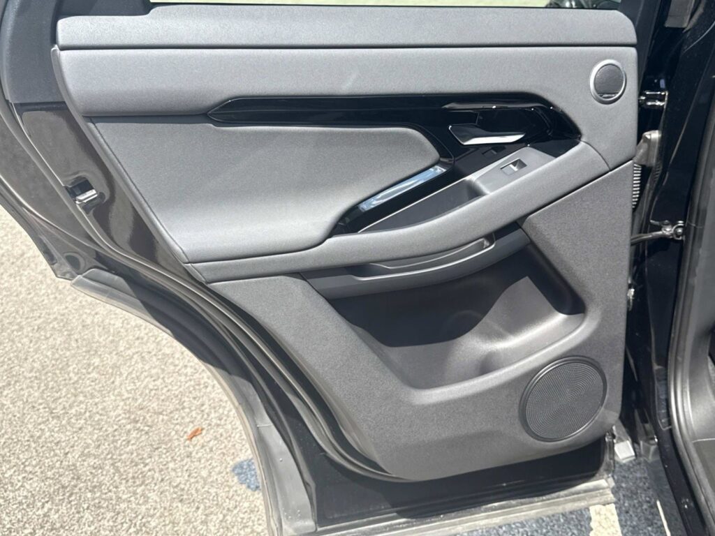 2025 رينج روفر إيفوك Core S