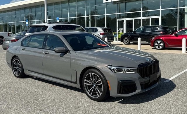 2022 بي إم دبليو 740i