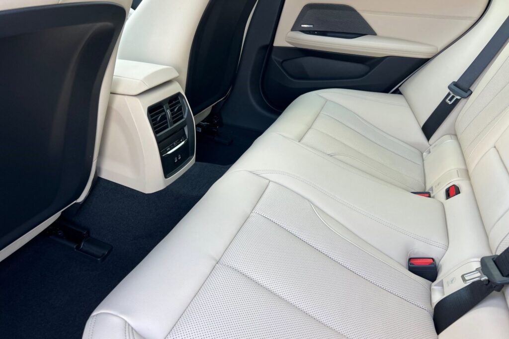 2025 BMW i4 eDrive40