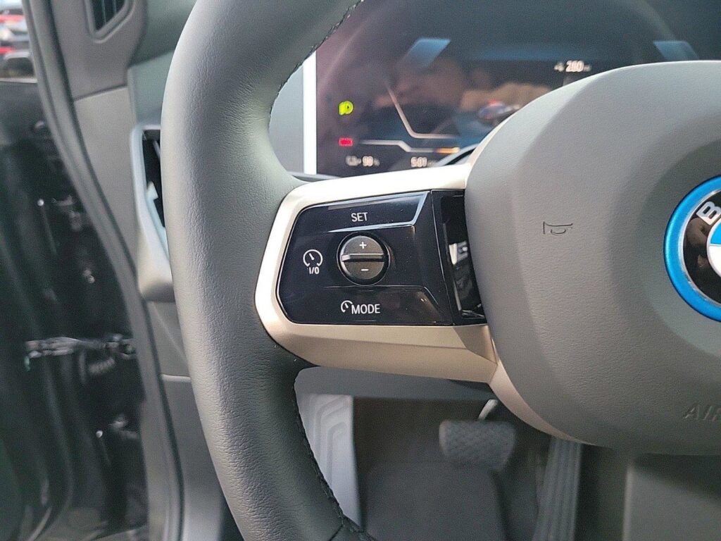 2025 BMW iX xDrive50