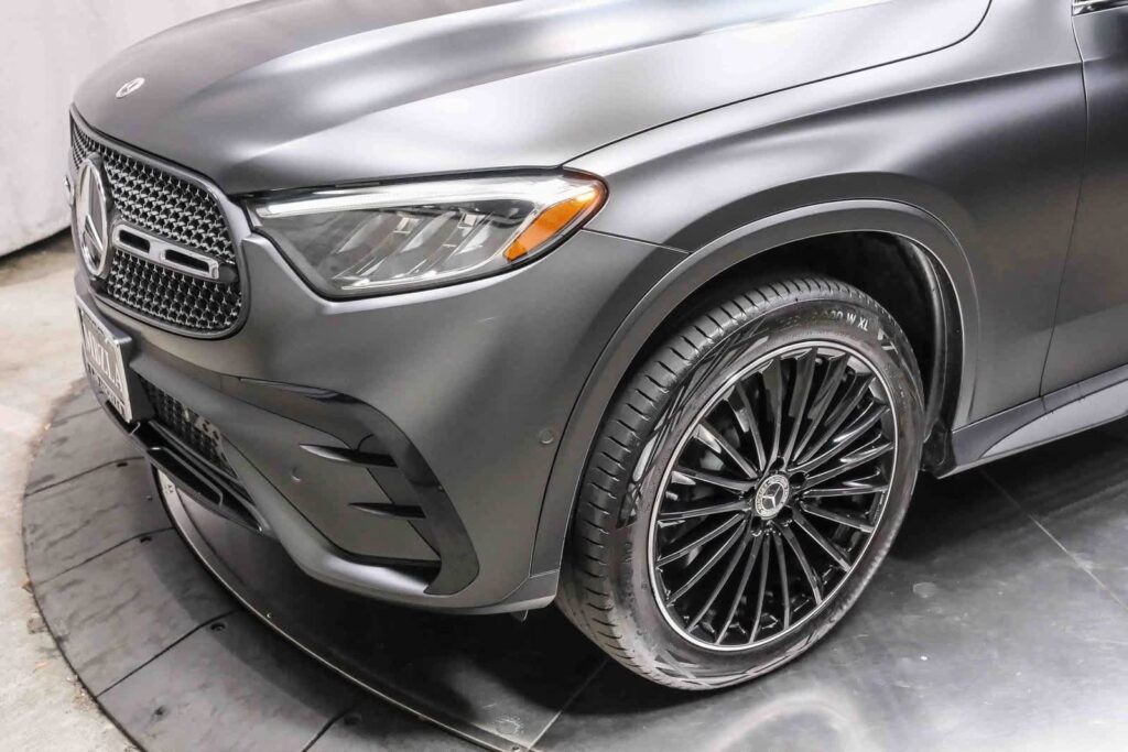 2025 Mercedes GLC 300