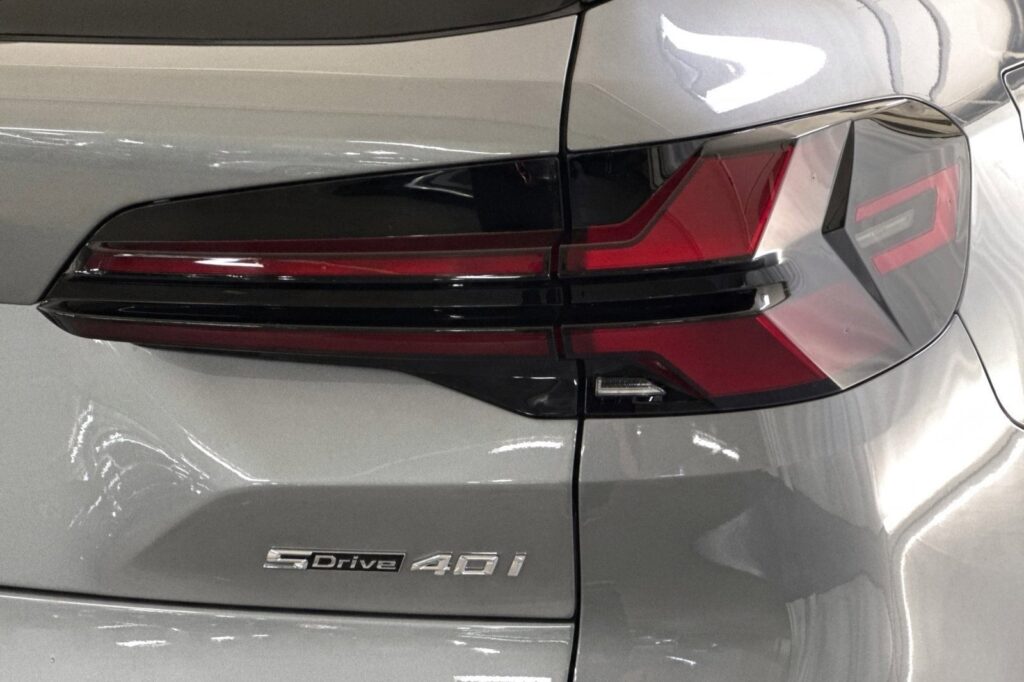 2026 بي إم دبليو X5 40i