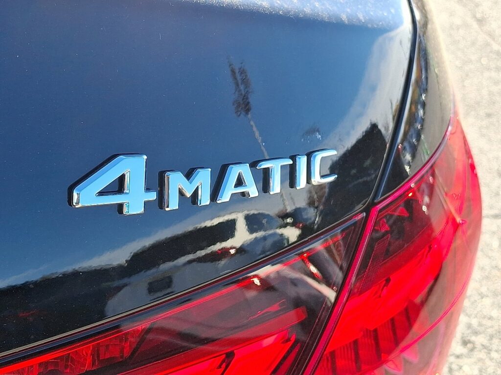 2025 مرسيدس C 300