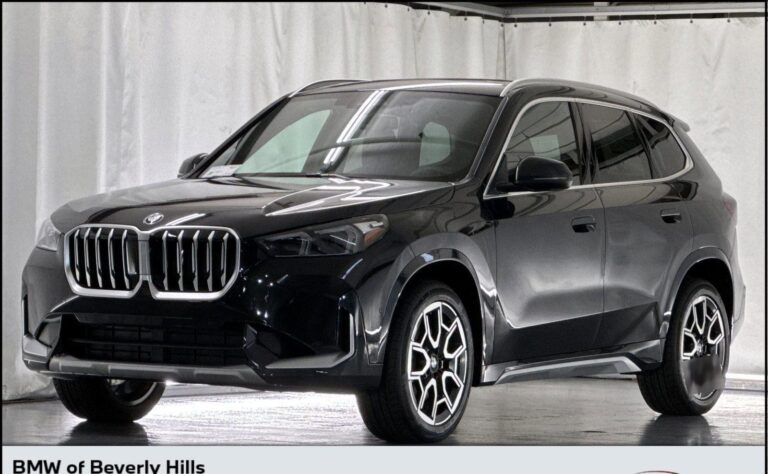 2025 BMW X1 28i