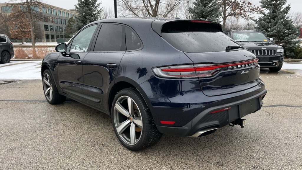 2023 بورشه ماكان T