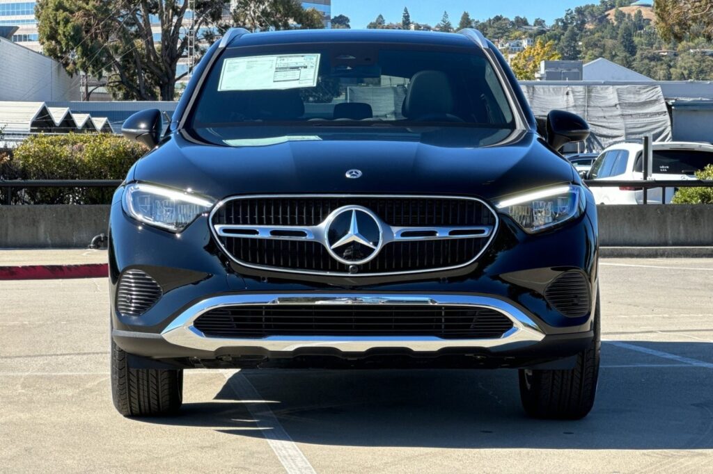 2025 Mercedes GLC 300
