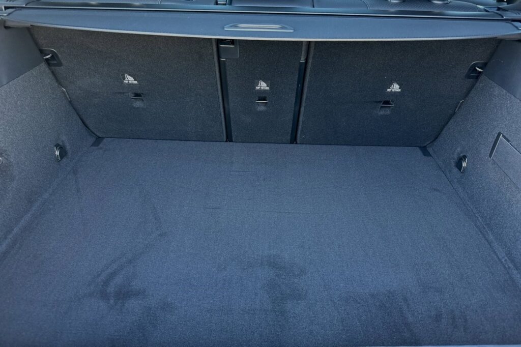 2025 Mercedes GLC 300