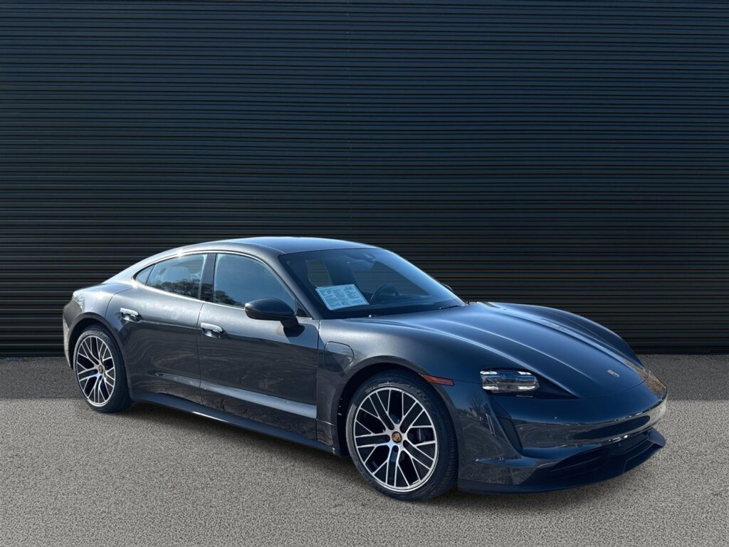 2021 بورشه تايكان