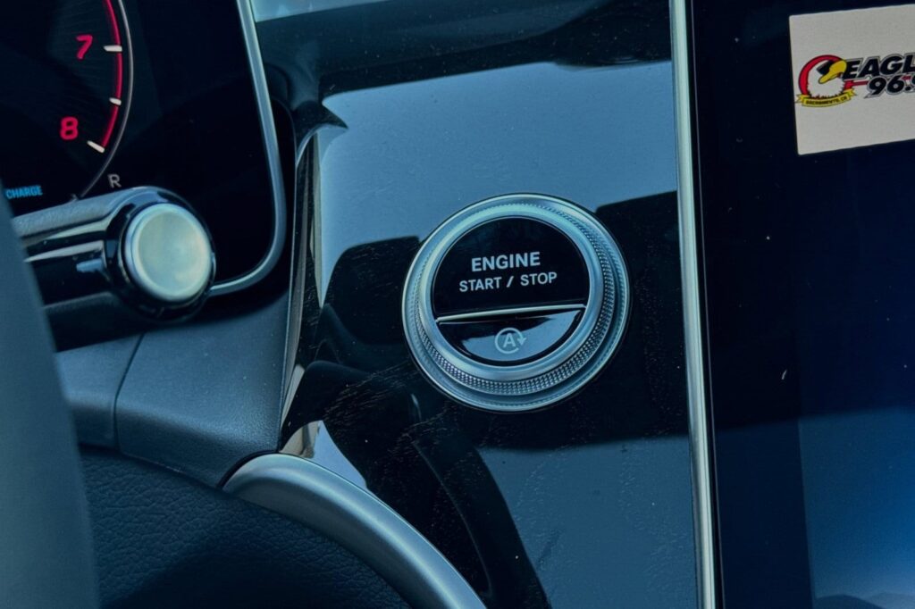 2025 Mercedes GLC 300