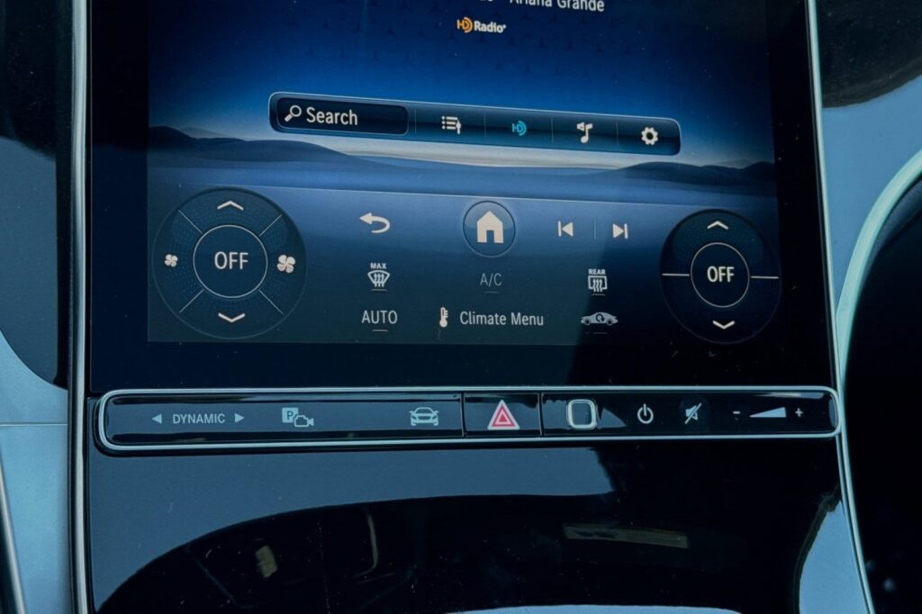 2025 Mercedes GLC 300