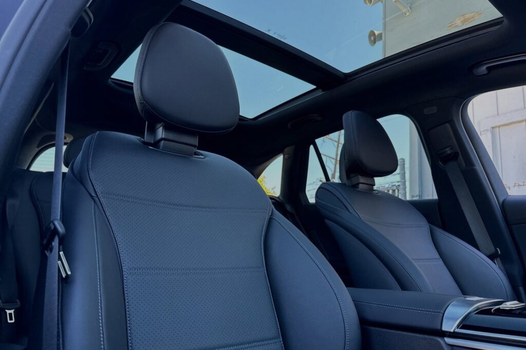 2025 Mercedes GLC 300