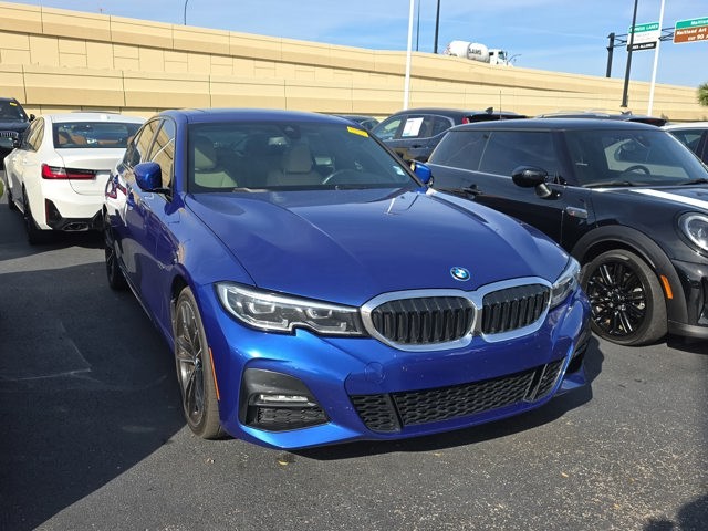 2022 بي إم دبليو 330e