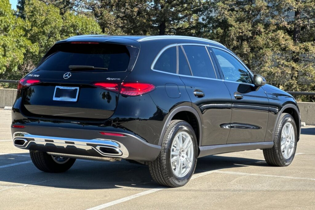 2025 Mercedes GLC 300